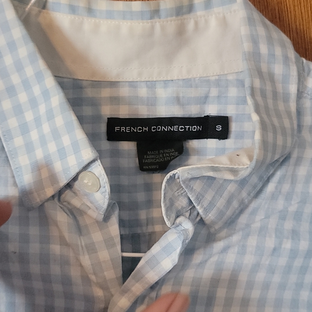 Button down - Picture 2 of 3